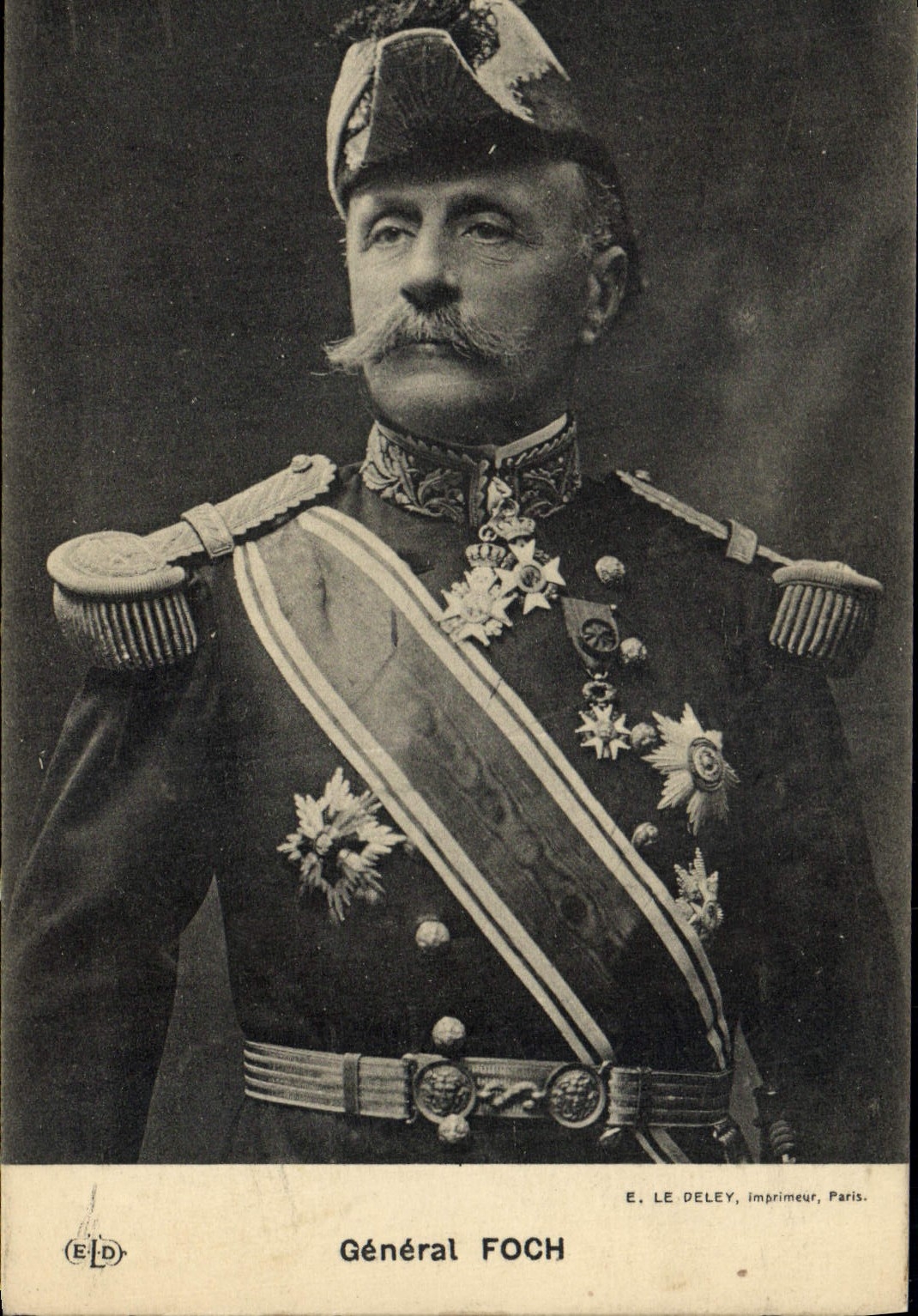 CPA Militaria General Foch 