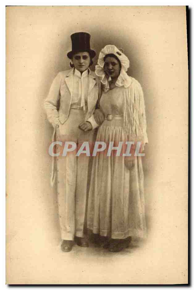 CPA Folklore Vieux costumes Champenois Mariee en Chalons en toilette rose garnie de 300m de ruban Marie en habit blanc Mariage 