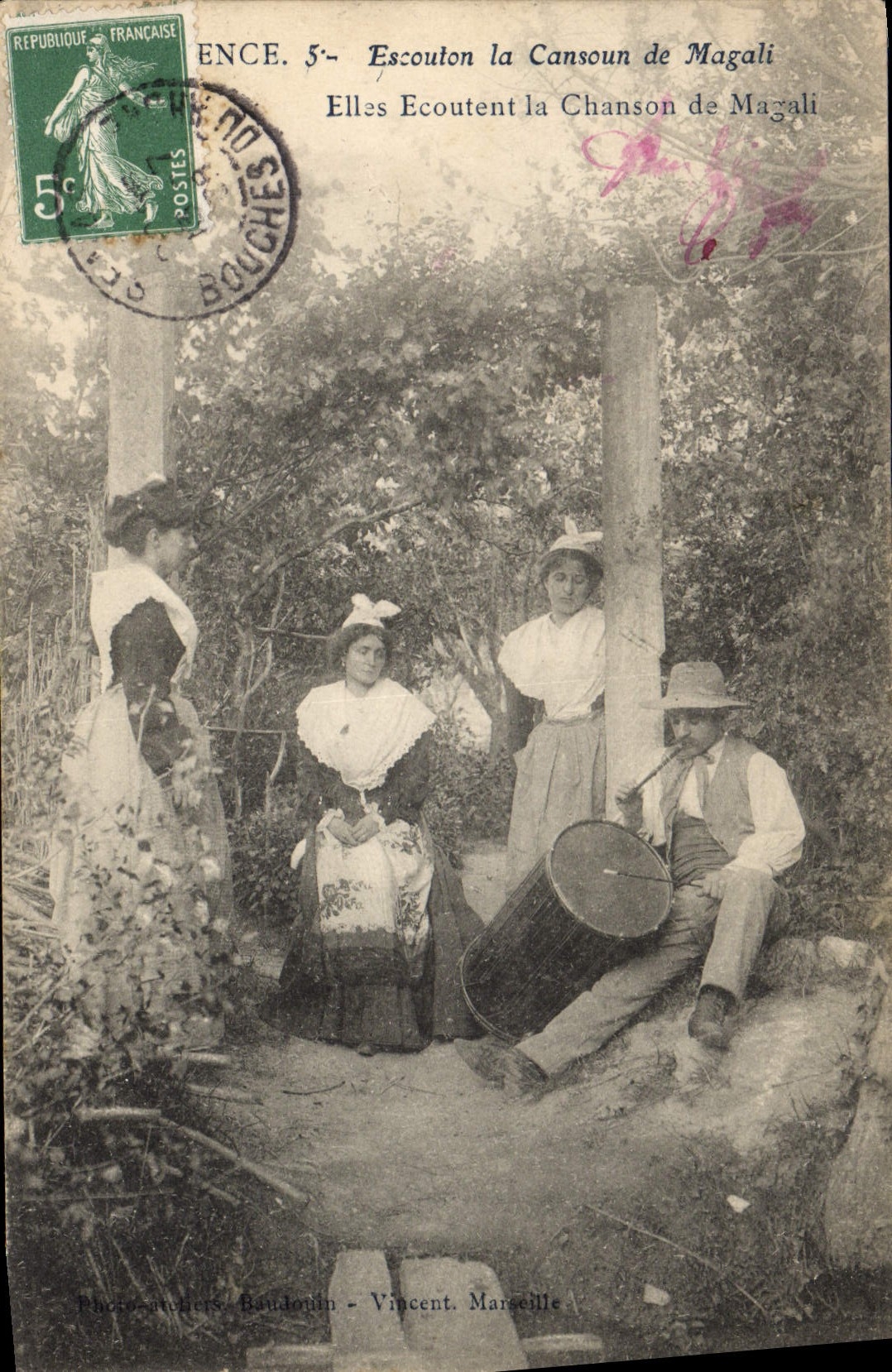 Escouton la Cansoun de Magali — Elles Ecoutent la Chanson de Magali — Photomodèles Baudouin - Vincent, Marseille