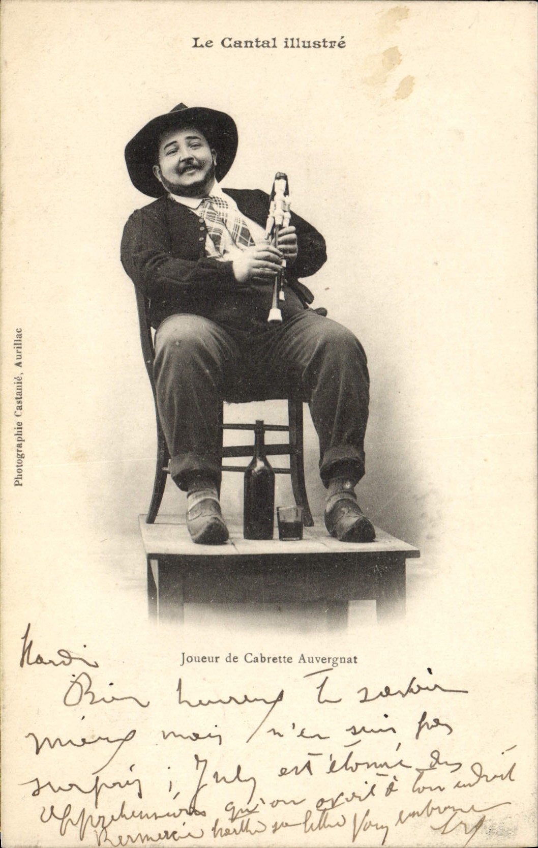 Joueur de Cabrette Auvergnat — Photographie d'Aurilliac — éditeur Le Cantal illustré