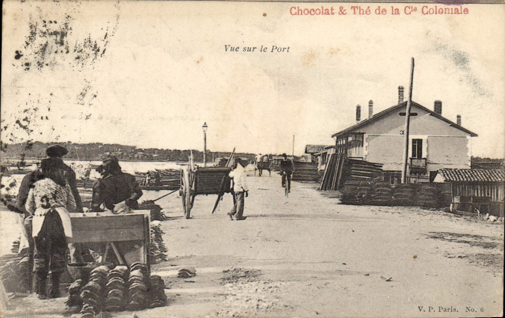 CPA Folklore Vue sur le Port