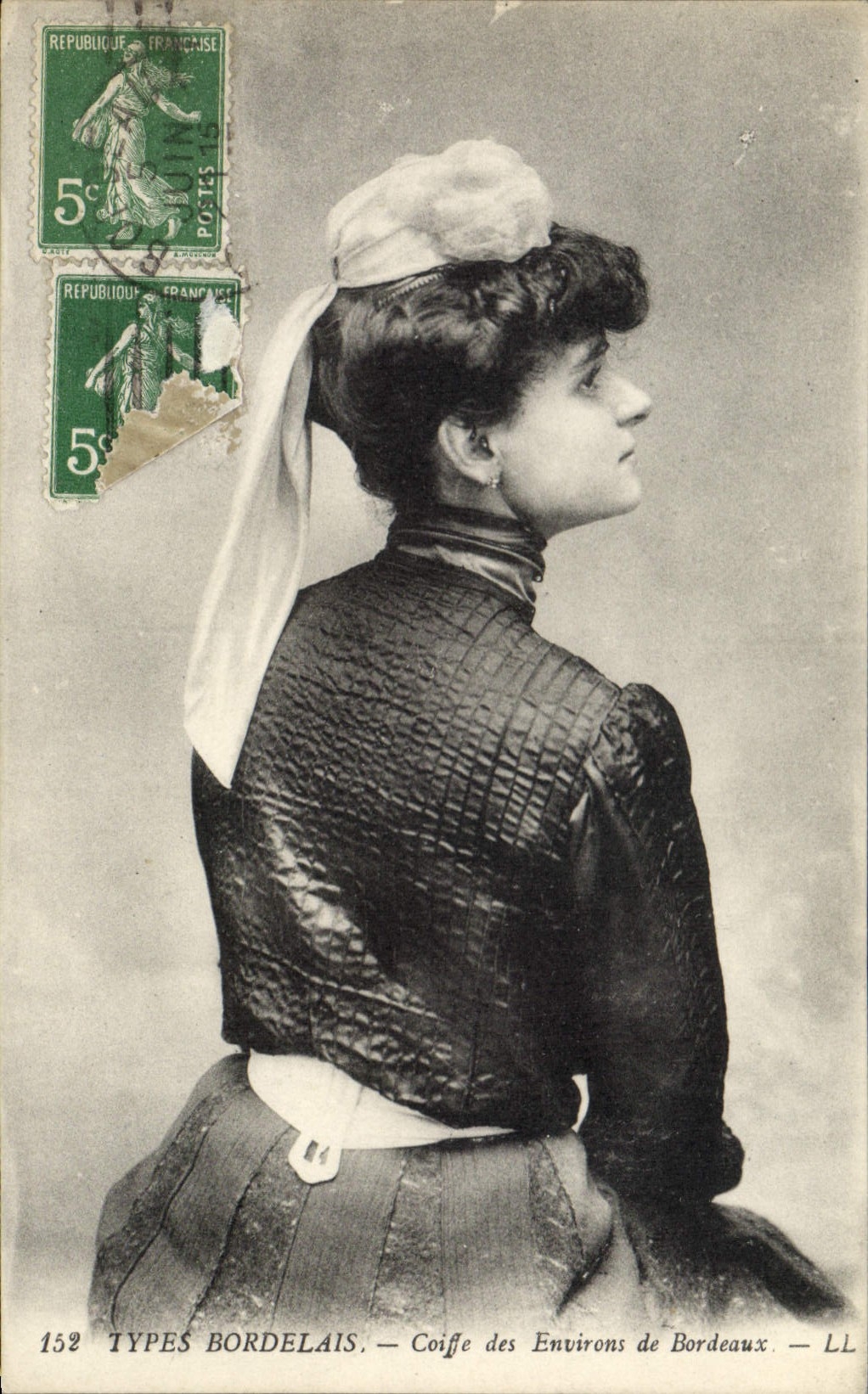 CPA Folklore Types Bordelais Coiffe des environs de Bordeaux Femme