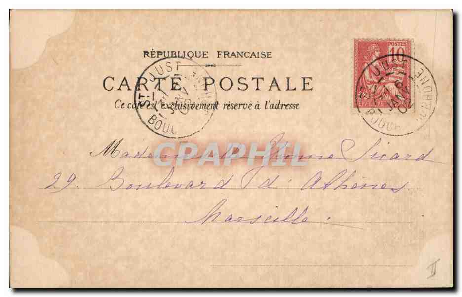 CPA Femme Embrasse le maman Chat chaton  — Rückseite