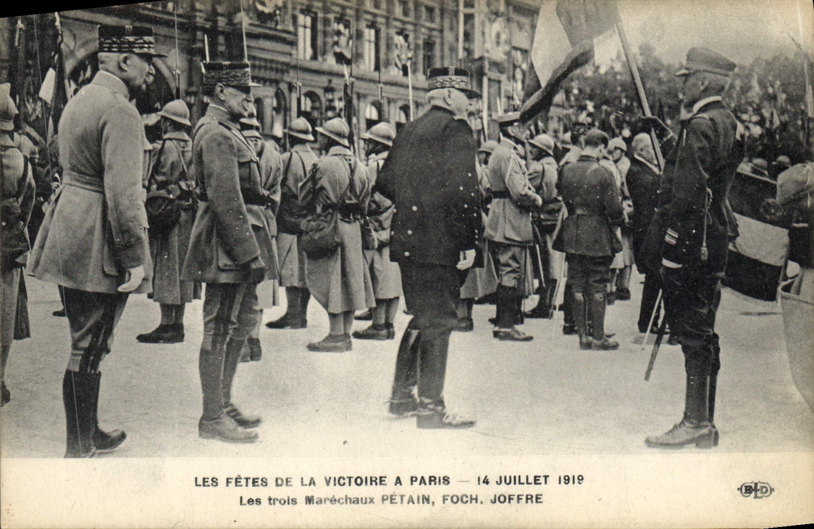 Fêtes de la Victoire à Paris — 14 juillet 1919 — Les trois Maréchaux Pétain, Foch, Joffre