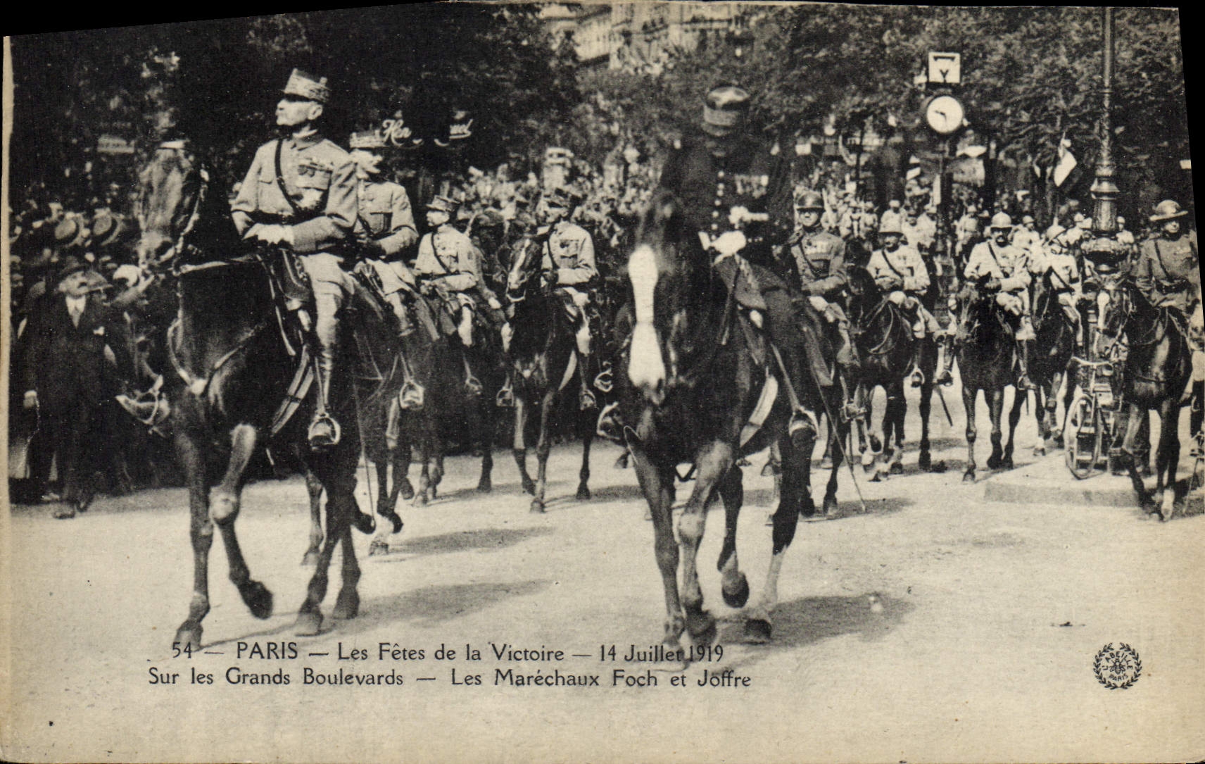 Paris — Les Fêtes de la Victoire — 14 Juillet 1919 — Les Maréchaux Foch et Joffre — Imp. L'Abelle, Paris