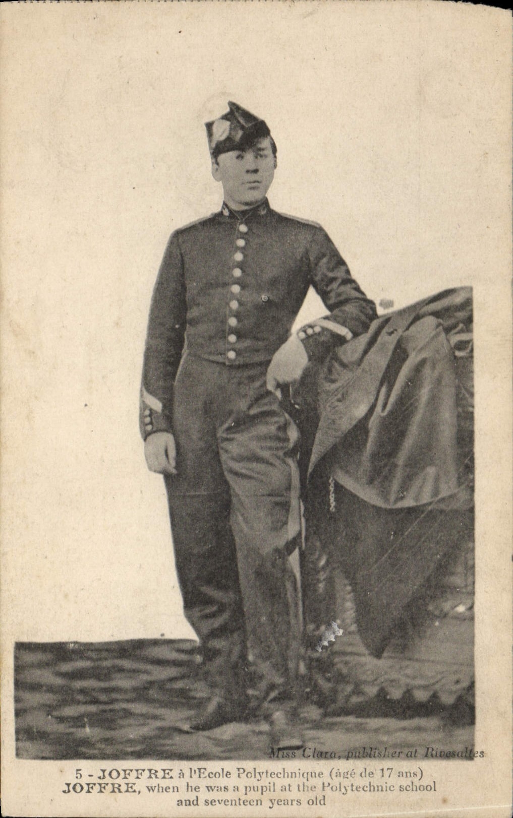 Joffre an der École Polytechnique — 17 Jahre alt — Miss Clara, Rivesaltes