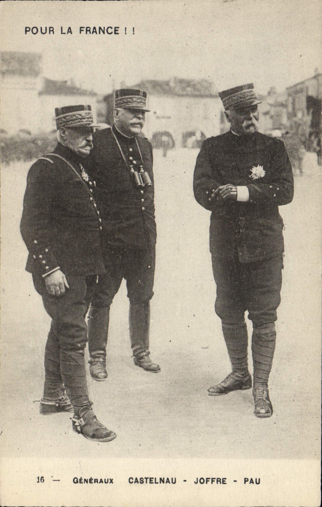 CPA Militaria Generals de Castelnau Joffre Pau 
