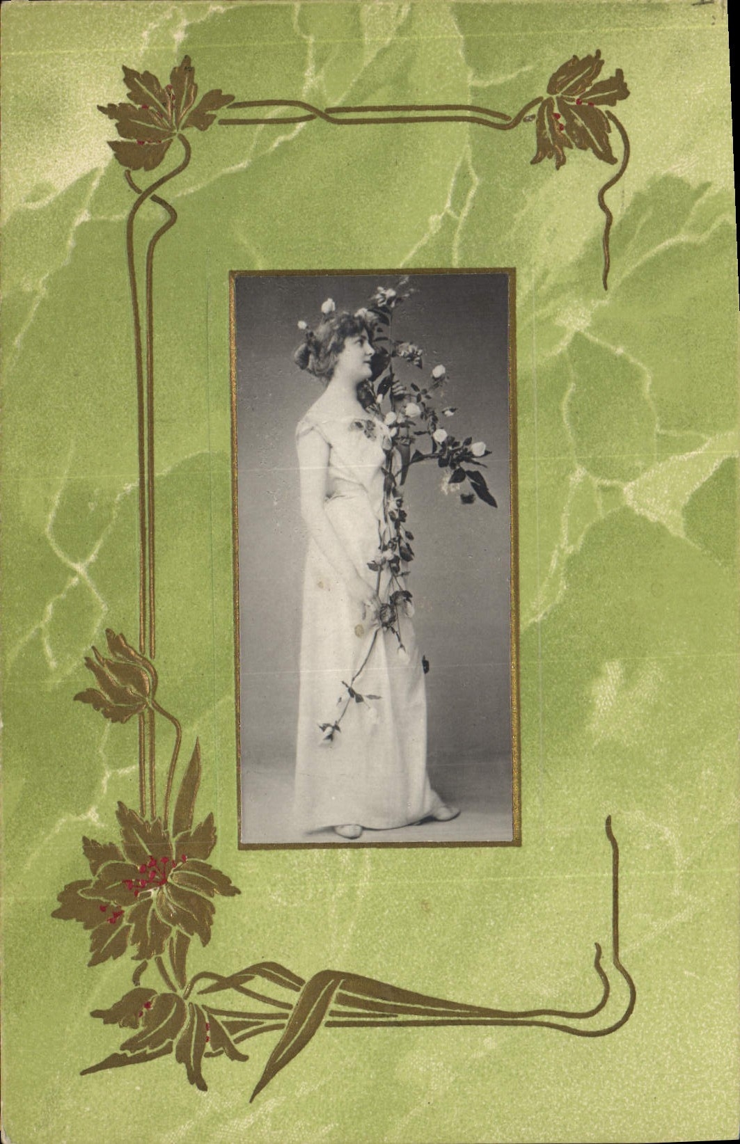 CPA Fantaisie Fleurs Femme 