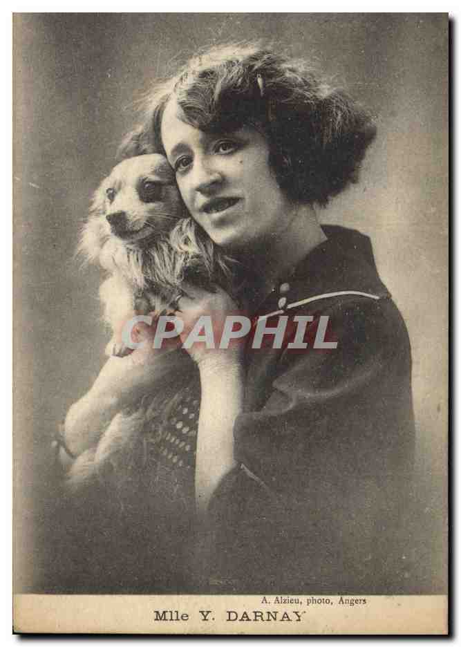 Jeune femme avec chien — A. Alzieu, photo, Angers — n° de série non visible
