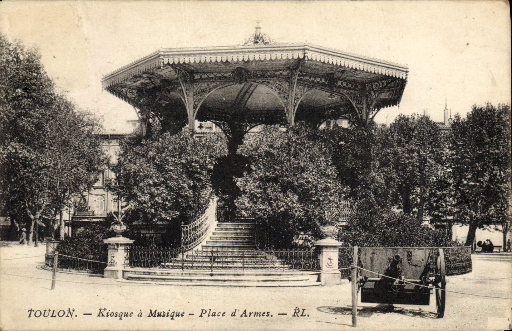 CPA Toulon Kiosque a musique Place d'armes 