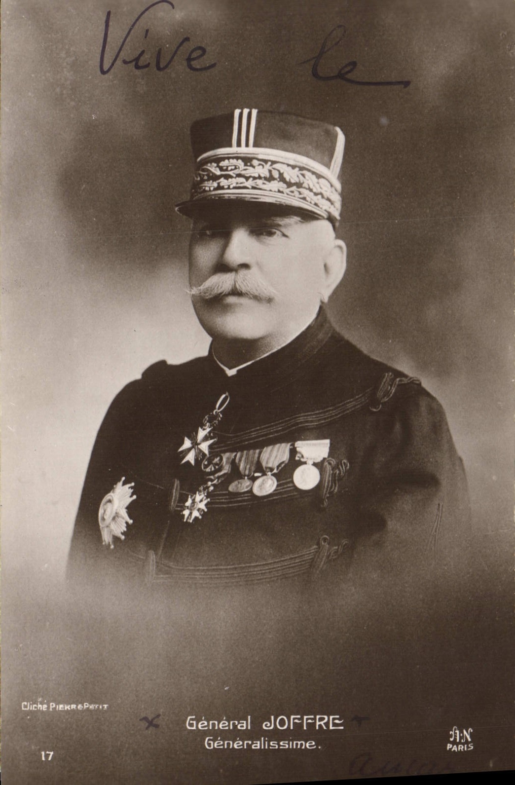 Général Joffre — portrait militaire — Cliché Pierre Petit, n°17