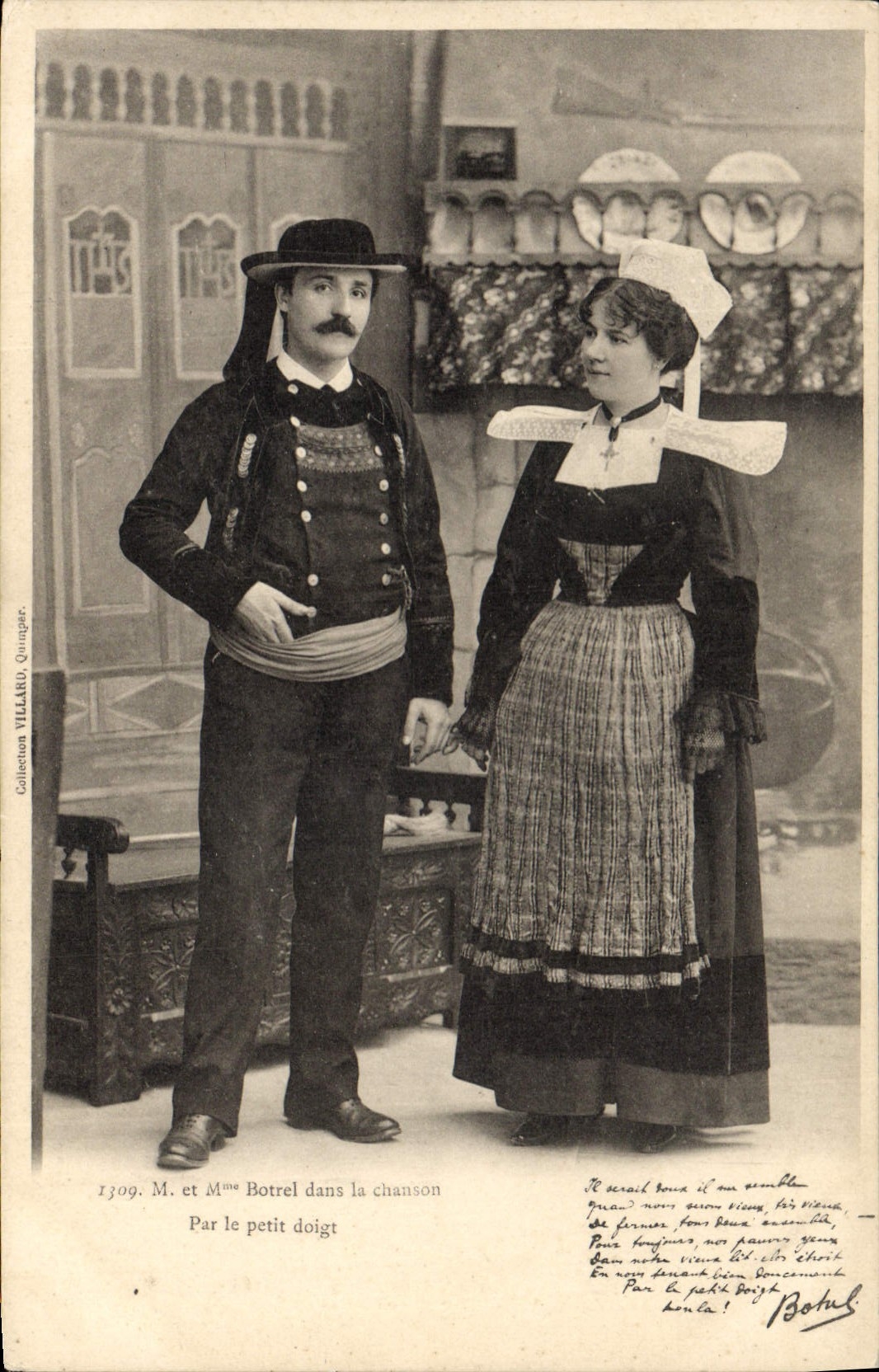 CPA Folklore Mr et Mme Botrel dans la chanson par le petit doigt 