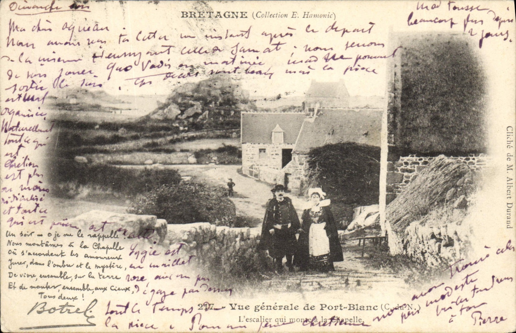 CPA Folklore Vue generale de Port Blanc l'escalier qui monte a la chapelle 