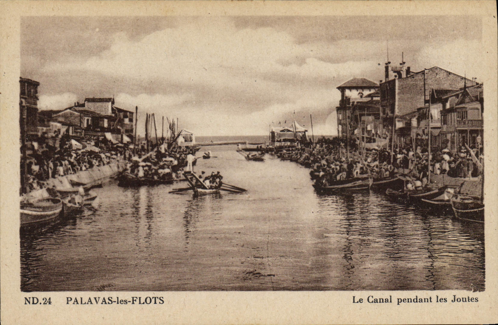 CPA Palavas les Flots Le canal pendant les joutes 