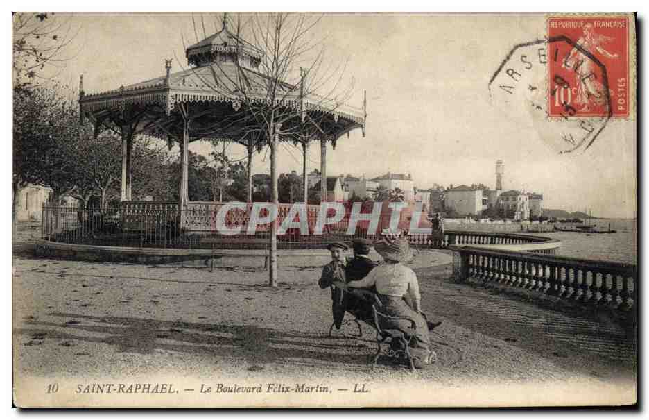 CPA Kiosque Saint Raphael Le boulevard Felix Martin 