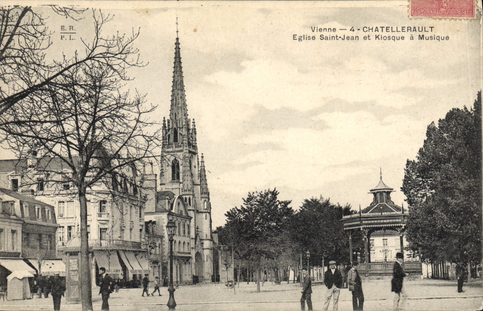 CPA Kiosque Chatellerault Eglise Saint Jean et kiosque a musique 