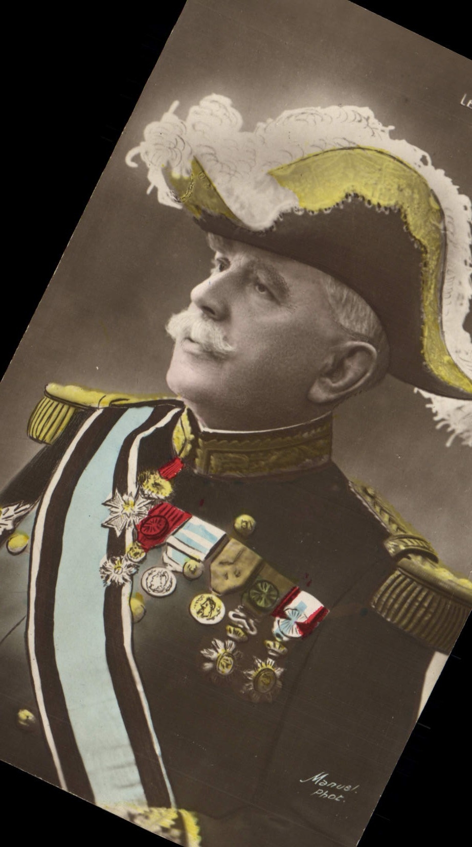 Général en uniforme — portrait — Manuel Phot.