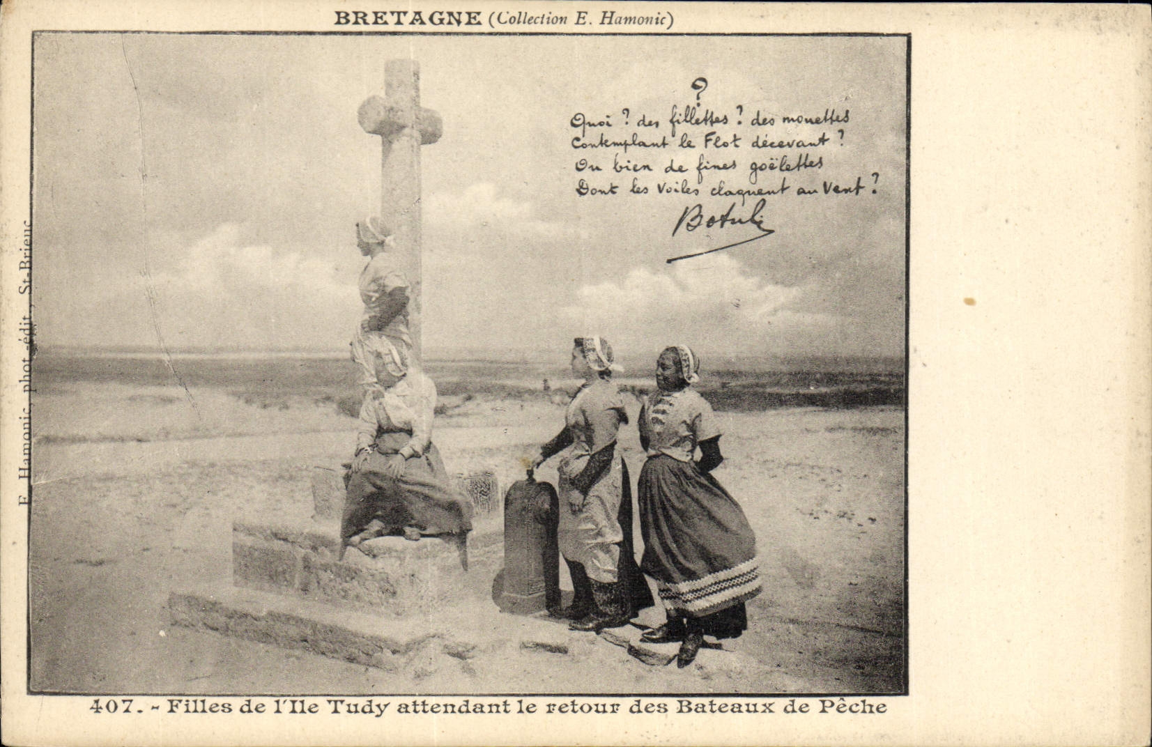 CPA Folklore Bretagne Botrel Filles de l'Ile Tudy attendant le retour des bateaux de peche 