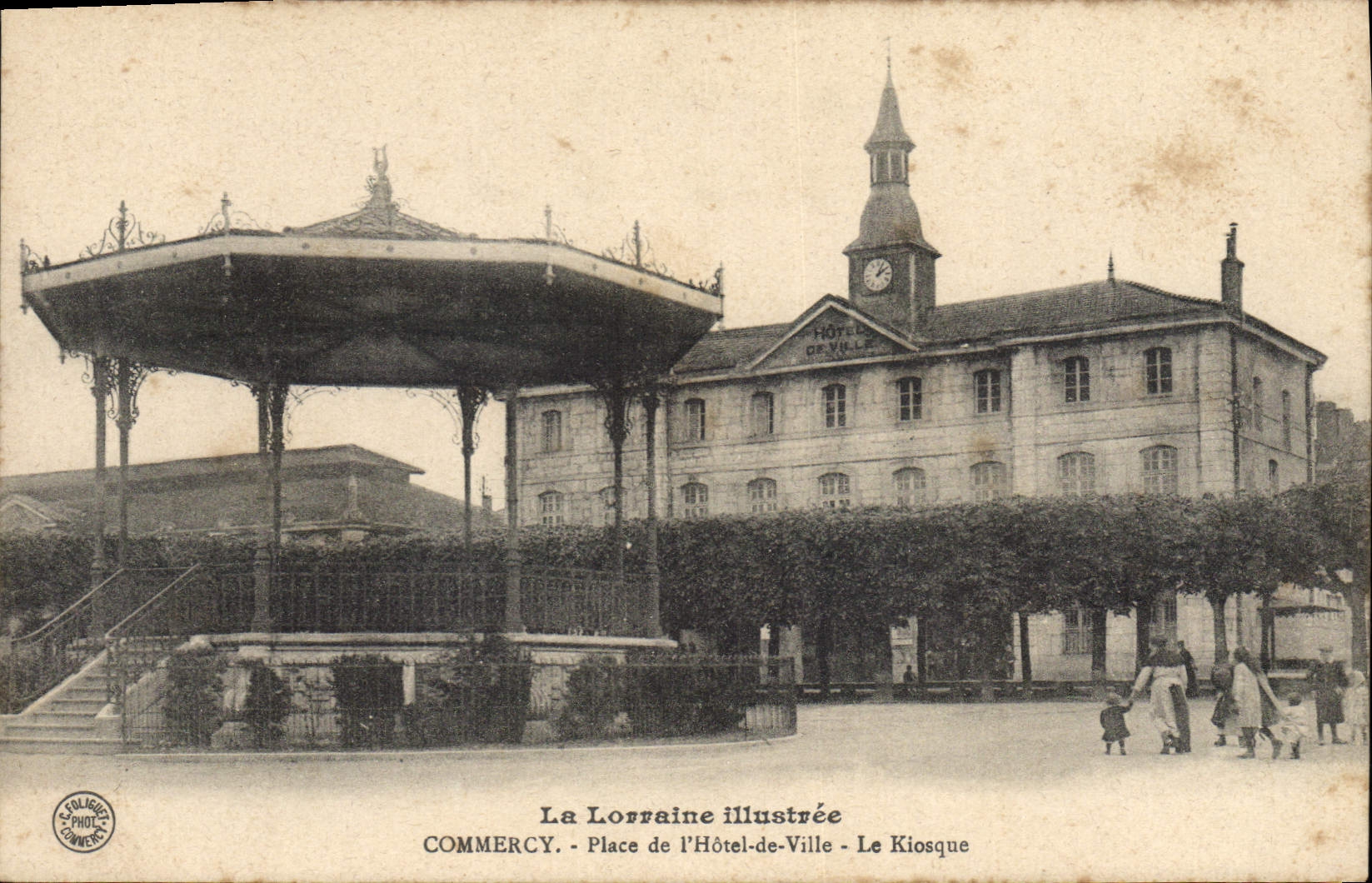 CPA Kiosque Commercy Place de l'hotel de ville