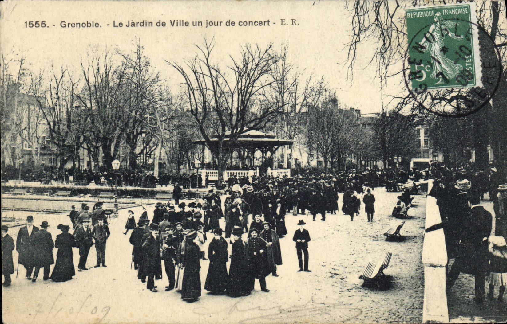 Grenoble - Le Jardin de Ville un jour de concert - E.R.