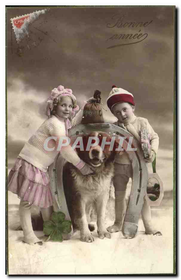 CPA Chiens Chien Enfants Fer a cheval