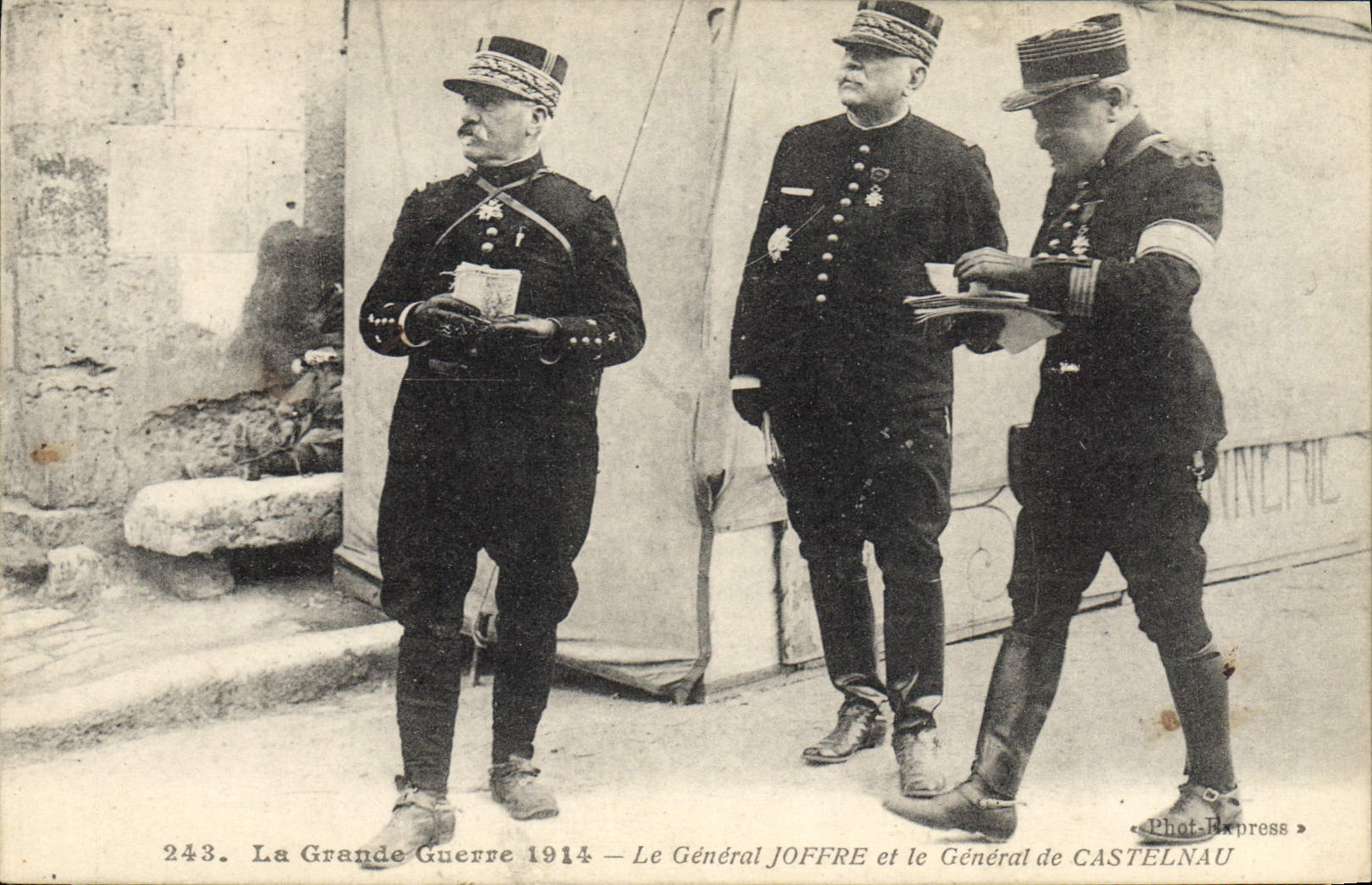 Le Général JOFFRE et le Général de CASTELNAU — La Grande Guerre 1914 — Phot-Express