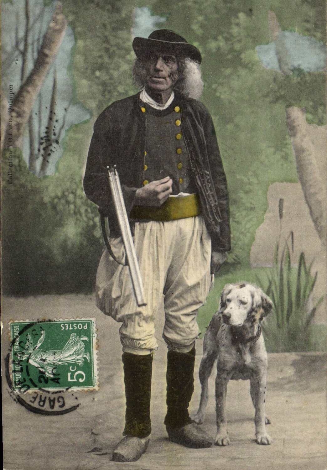 Chasseur avec chien — Quimper — Collection A. Vernin, Quimper