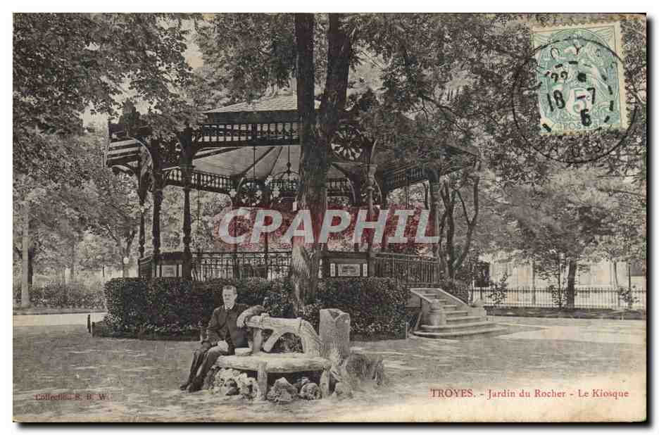 CPA Kiosque Jardin du rocher Troyes 