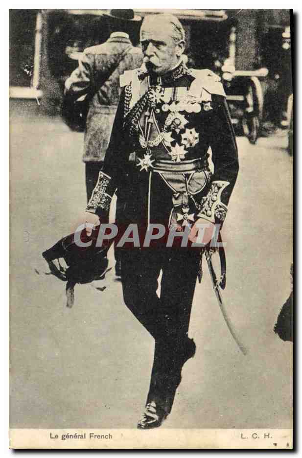 Le général French — en uniforme décoré — L.C.H.