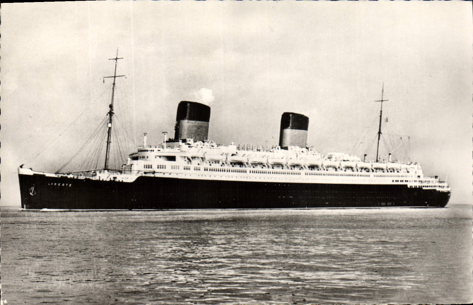 Le paquebot Liberte — Compagnie Générale Transatlantique — Éditions Photo Veritable