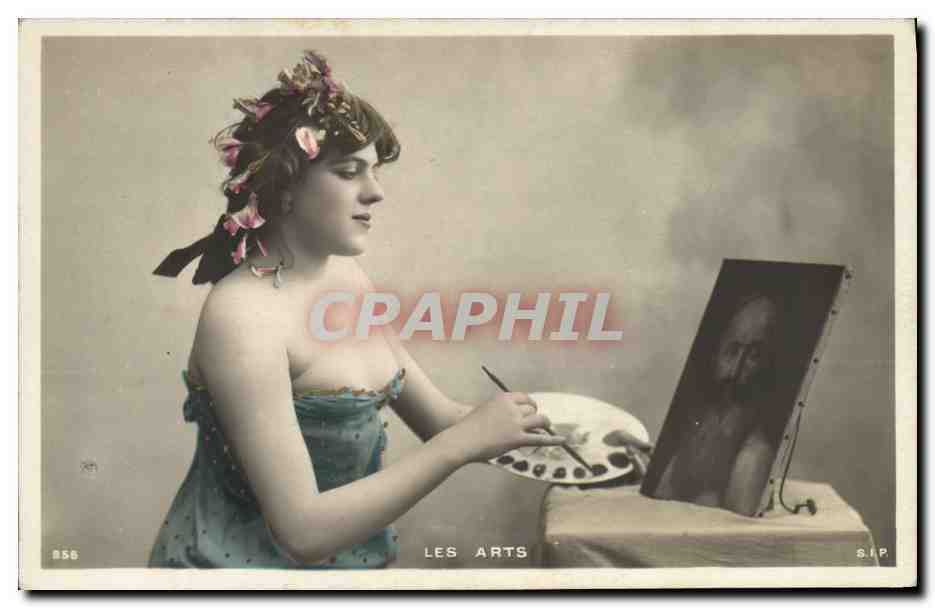 CPA Femmes Les Arts 