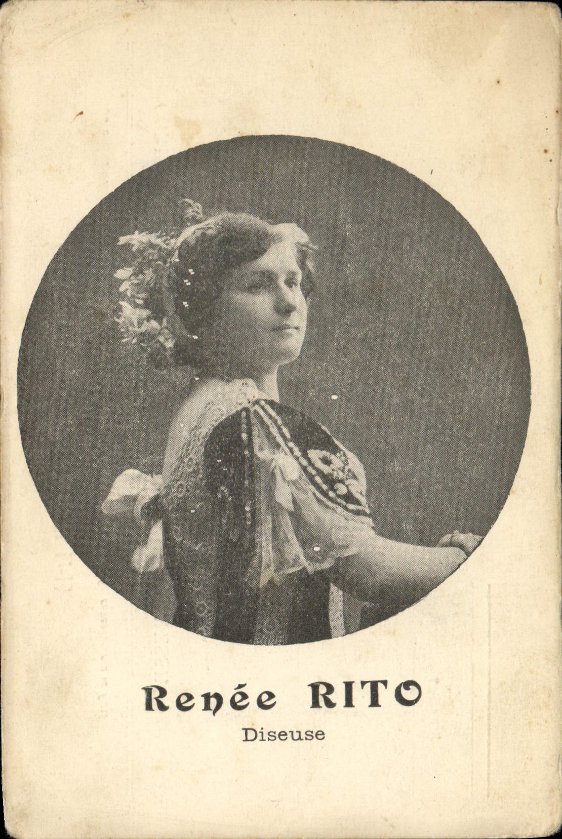 Renée Rito — Diseuse — Carte postale datée 6 mai 1918