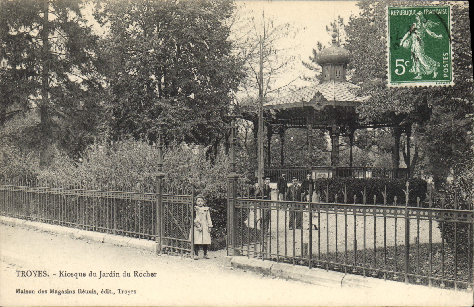 Troyes - Kiosque du Jardin du Rocher — Maison des Magasins Réunis, Troyes