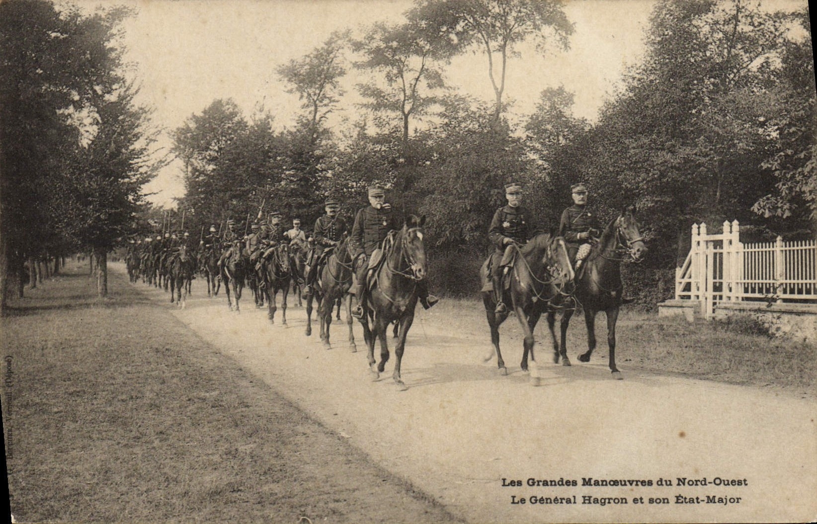 CPA Militaria Les Grandes Manoeuvres du Nord Ouest Le General Hagron et son Etat Major 