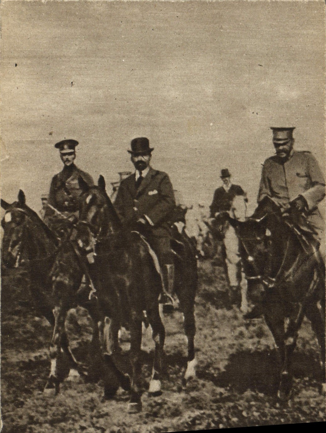 CPA Militaria Entree en guerre du Portugal Le general Tomagnani Alfonso Cosdta 