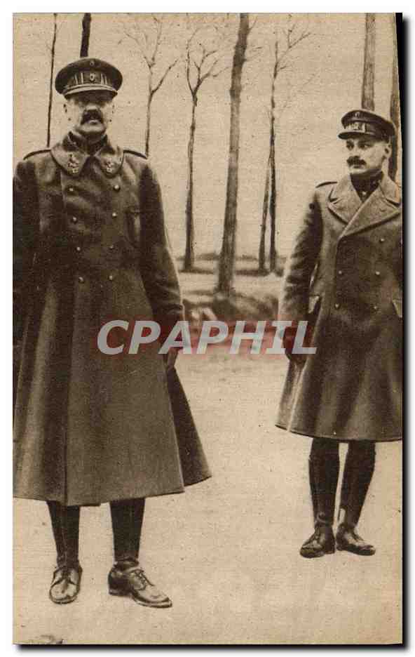 Deux officiers en uniforme — forêt hivernale — J. Bourgogne, éditeur à Château-Thierry