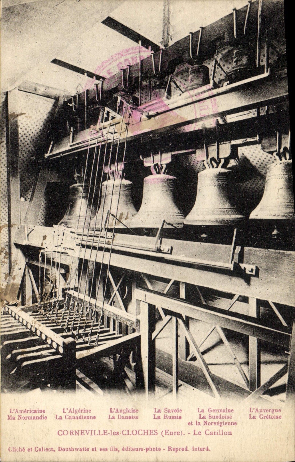 Cloches de Corneville-les-Cloches (Eure) — Le Carillon — Cliché et Collect. Douthwaite et ses fils, éditeurs-photo