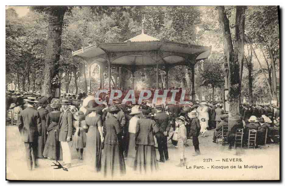 Le Parc - Kiosque de la Musique — NEVERS — éditeur CPAPHIL, n° 2271