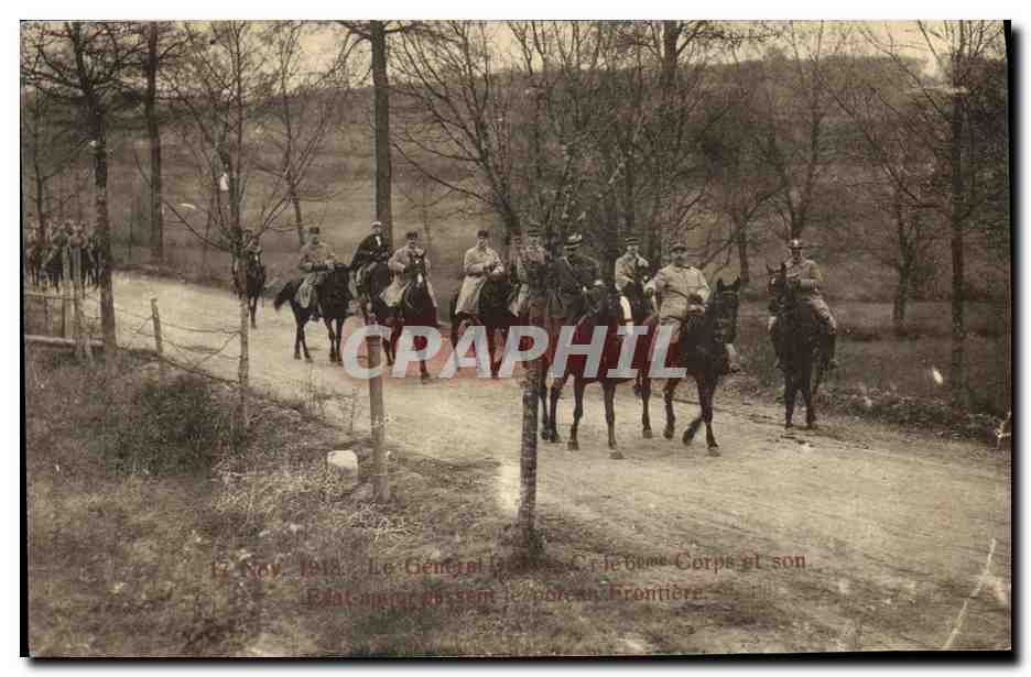 CPA Militaria Le general Dupurt et son Etat Major passent le poteau frontiere 