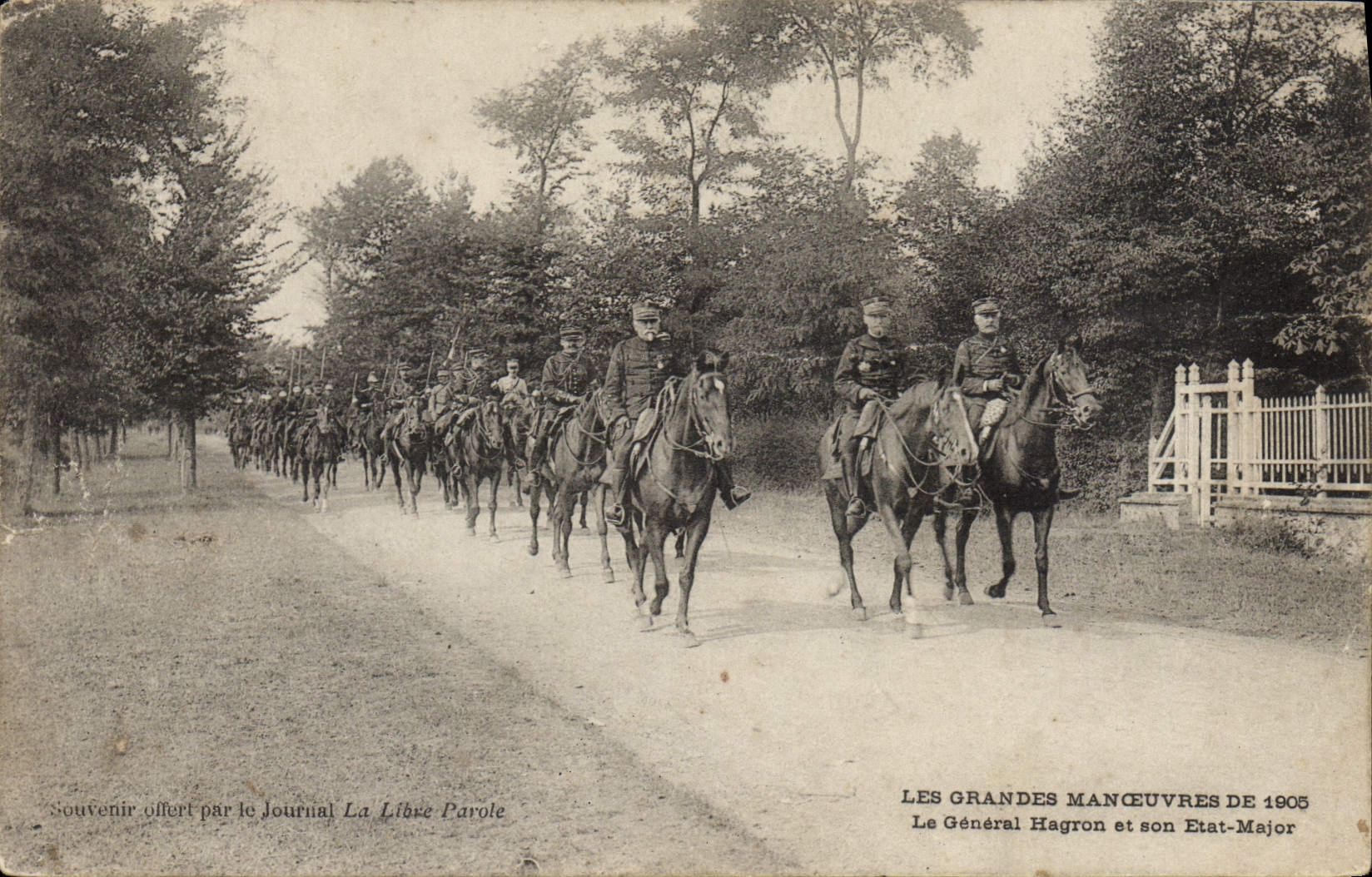 CPA Militaria Les grandes manoeuvres de 1905 Le general Hagron et son Etat Major 
