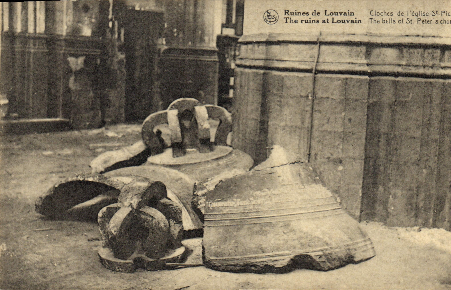 CPA Cloche Ruines de Louvain Cloches de l'eglise St Pierre
