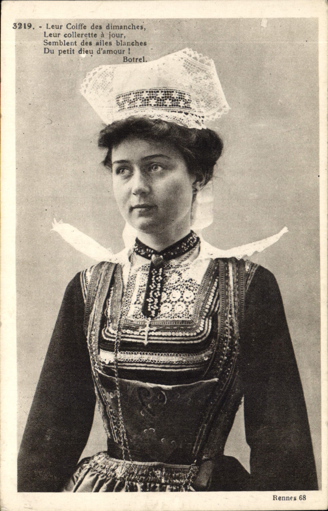 CPA Folklore Bretagne Femme Botrel 