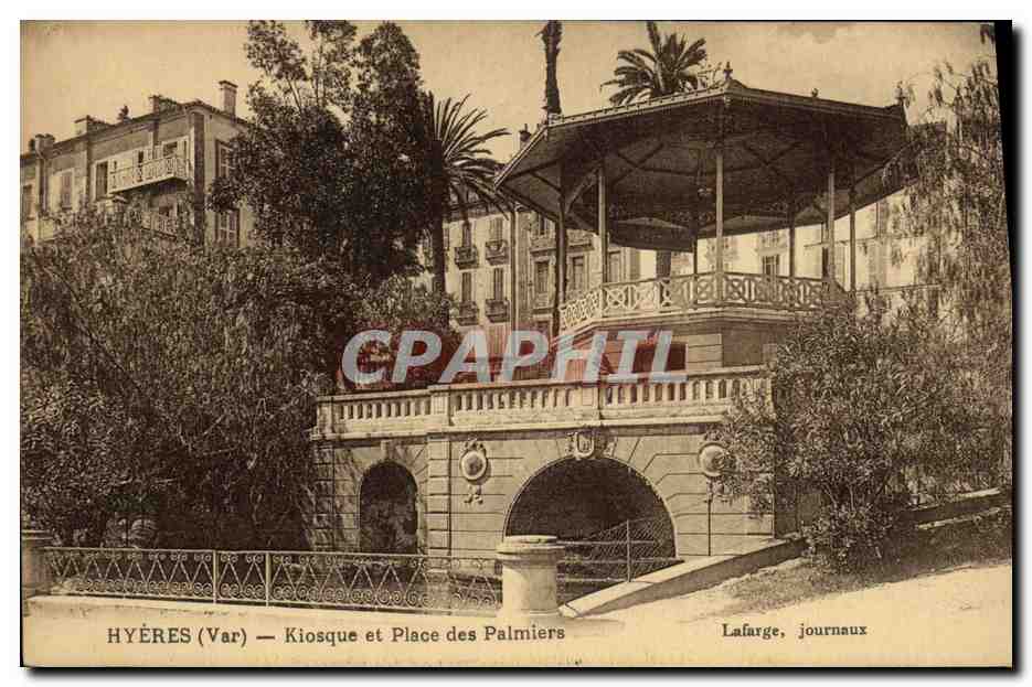 CPA Kiosque et place des Palmiers Hyeres 