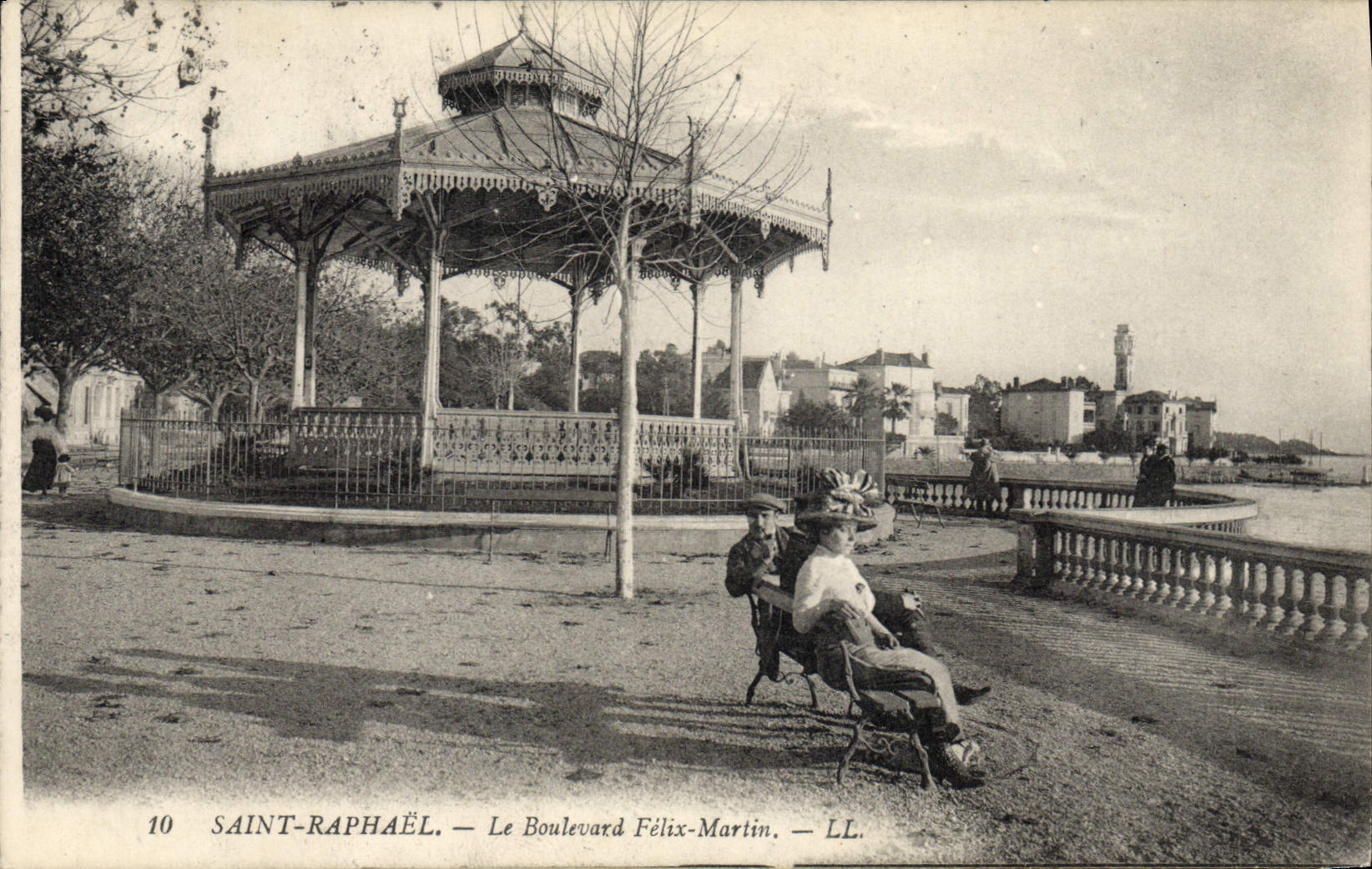 CPA Kiosque Saint Raphael le boulevard Felix Martin 
