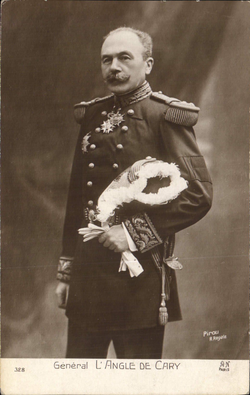 Général L'Angle de Cary — portrait militaire — Pirou R. Royale, Paris, n° 328