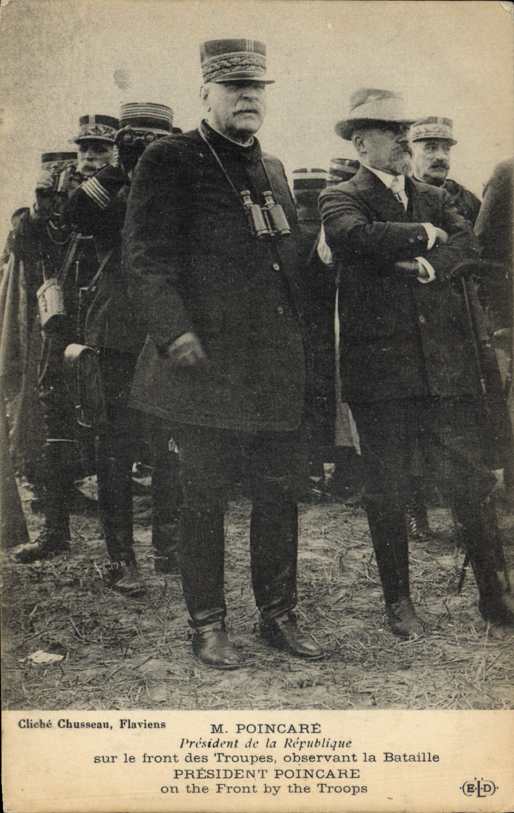 M. Poincaré — Président de la République observant les troupes — Cliché Chusseau, Flaviens