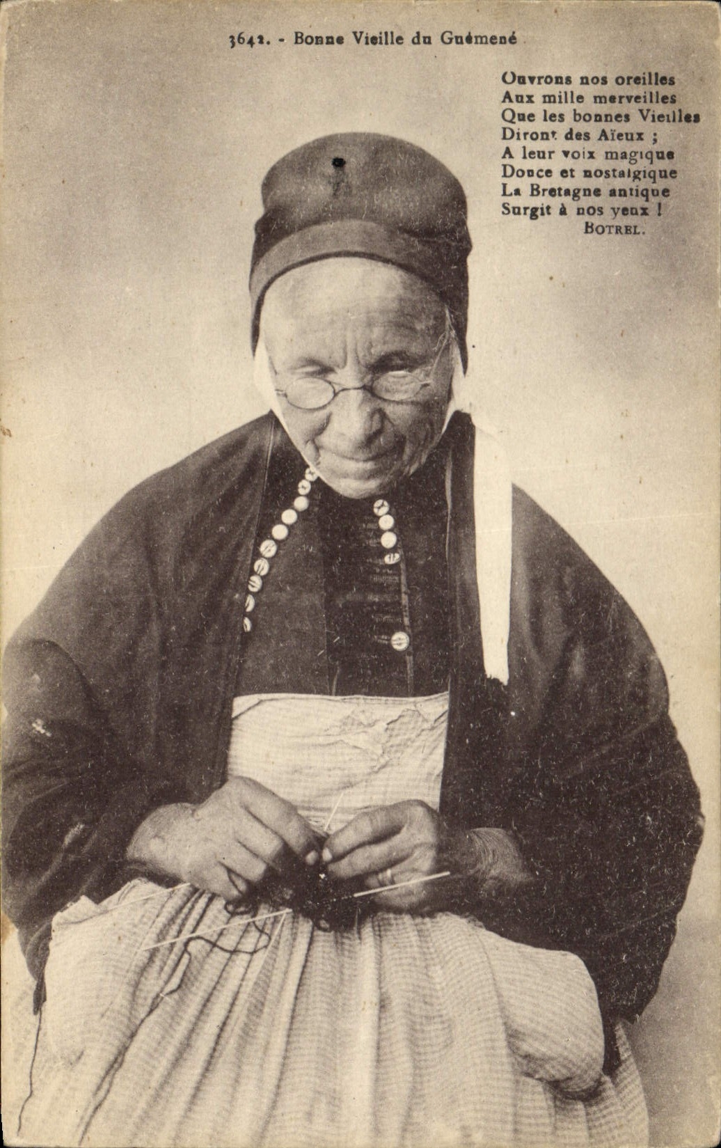 CPA Folklore Bonne vieille du Guemene 