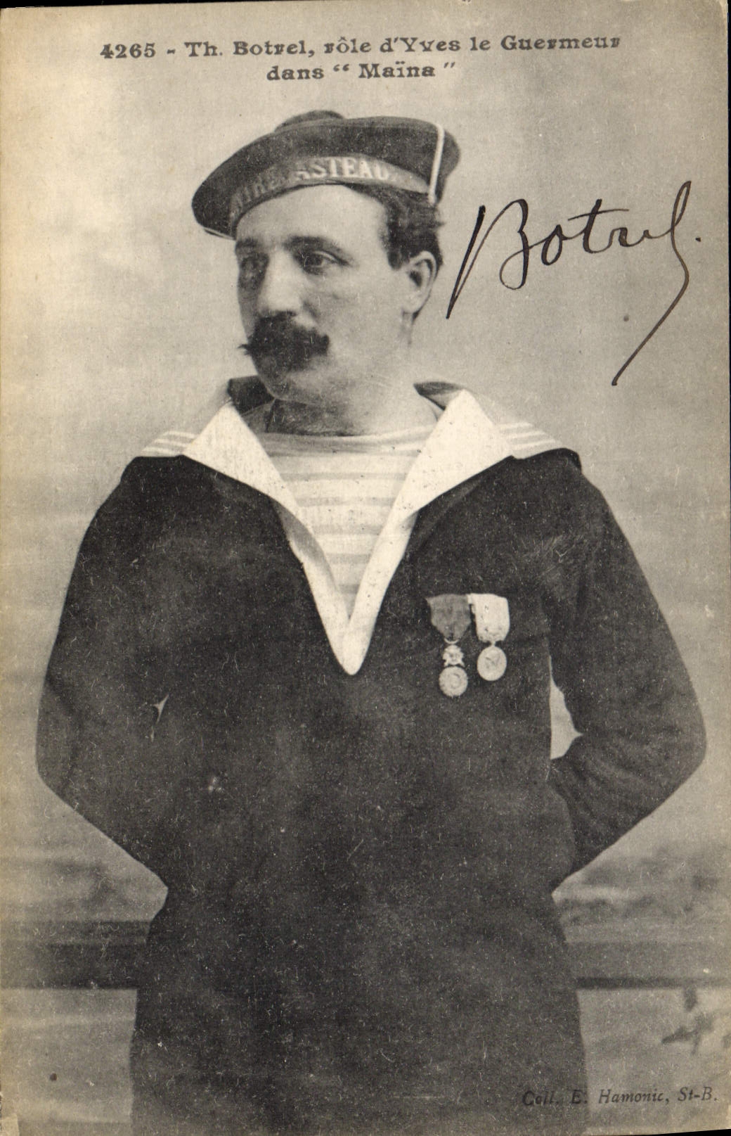 CPA Folklore Les chansons de Botrel Bretagne Role d'Yves le Guermeur dans Maina Medaille