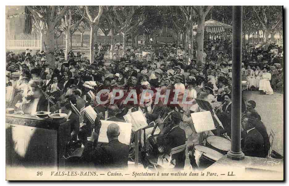 Vais-les-Bains — Casino. Spectateurs à une matinée dans le Parc — LL. — N° 26