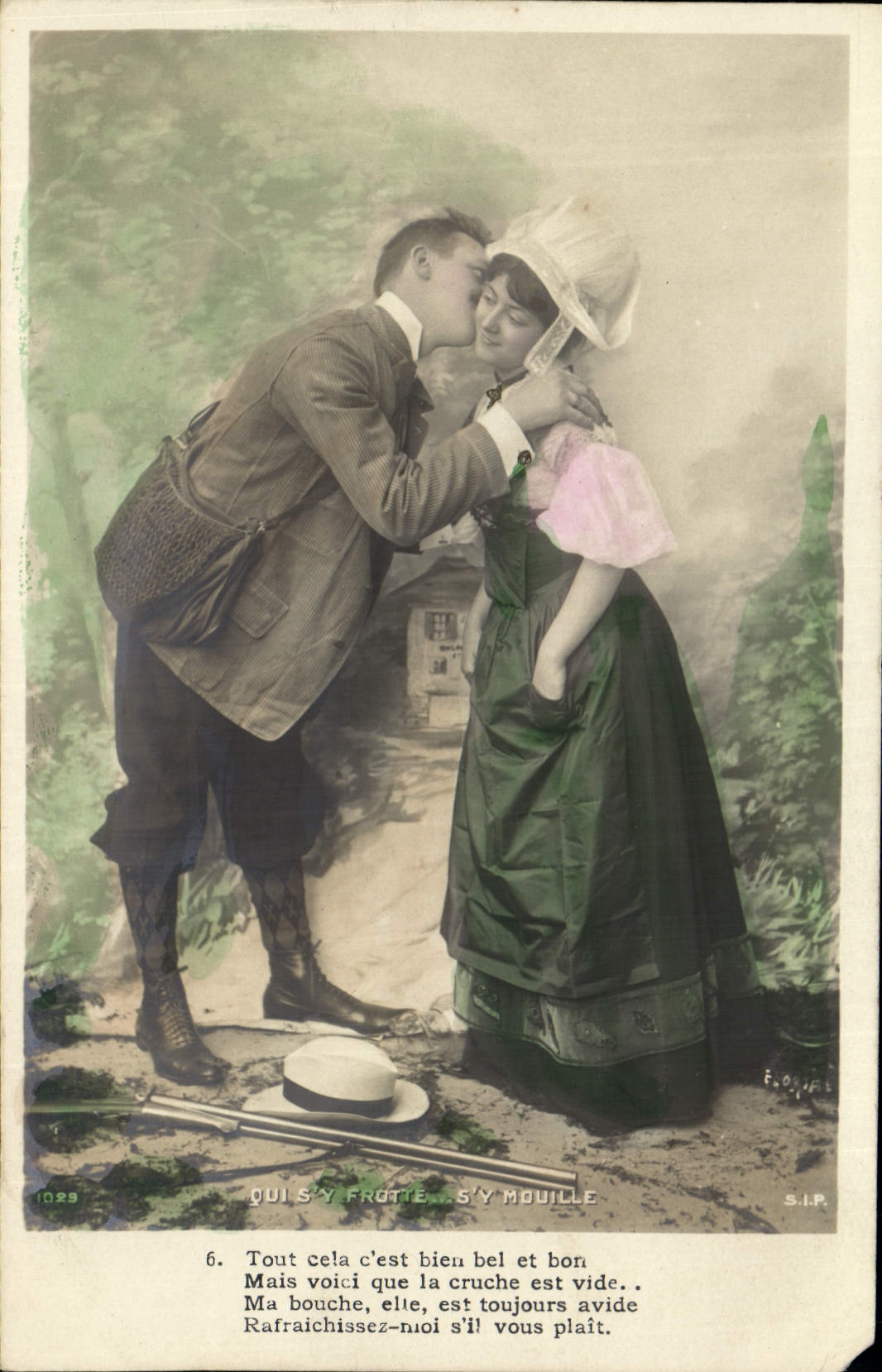 Jeune couple enlacé — scène humoristique avec texte imprimé — S.I.P. n° 1029
